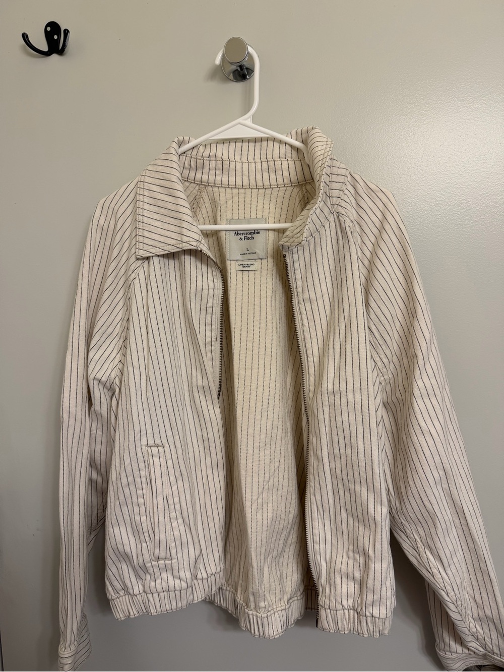 Abercrombie & Fitch Relaxed Linen-Blend Denim Bomber Jacket